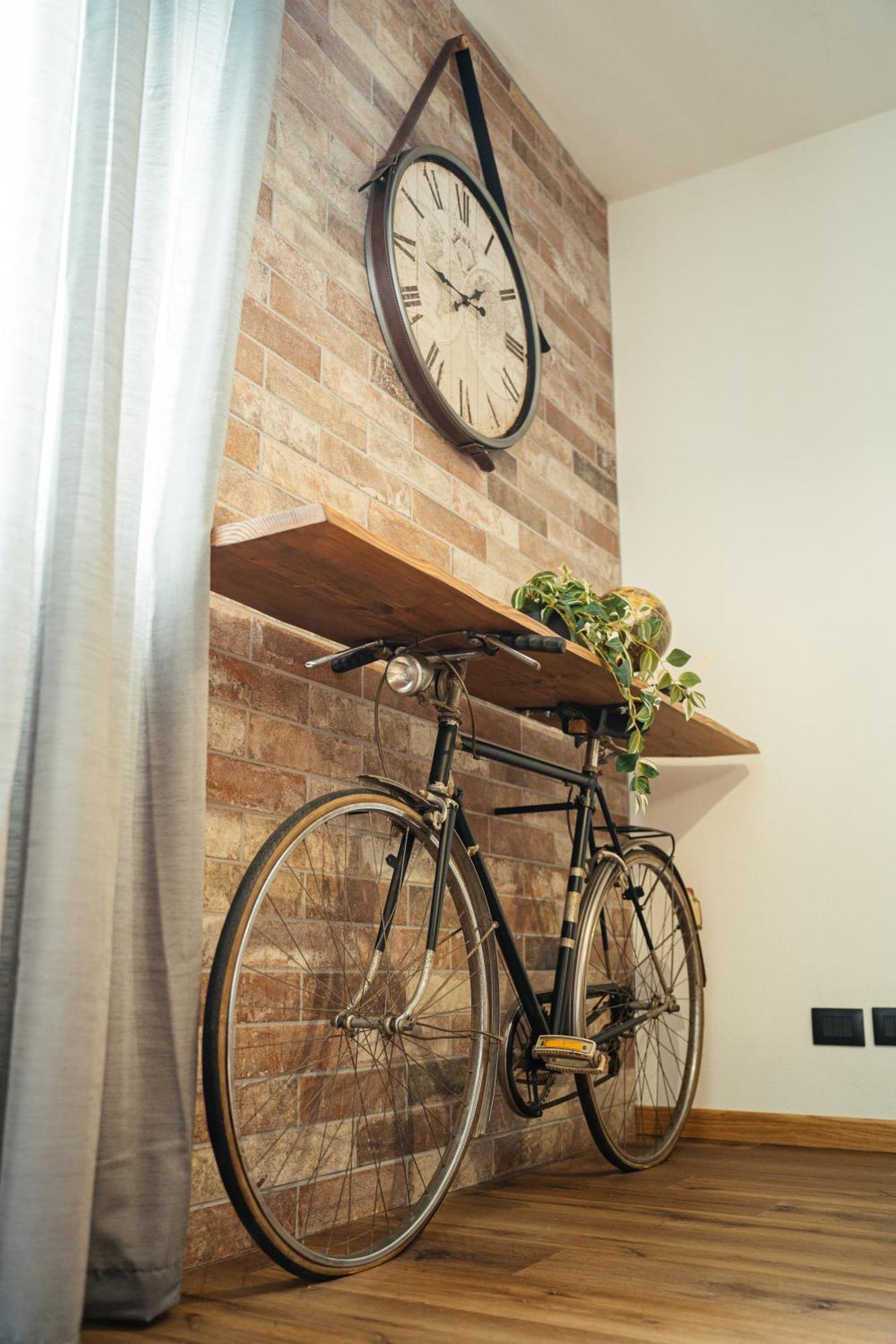 The Brick 194, 7 Posti Letto, Parcheggio E Posto Bici Lägenhet Udine Exteriör bild